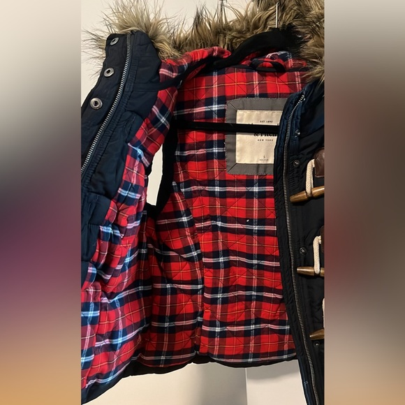 Abercrombie & Fitch puffer vest - Picture 2 of 4